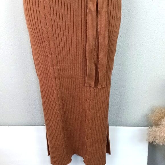 Women's BeBe tobacco brown sleeveless turtle neck cable knit midi dress sz M - Picture 7 of 13